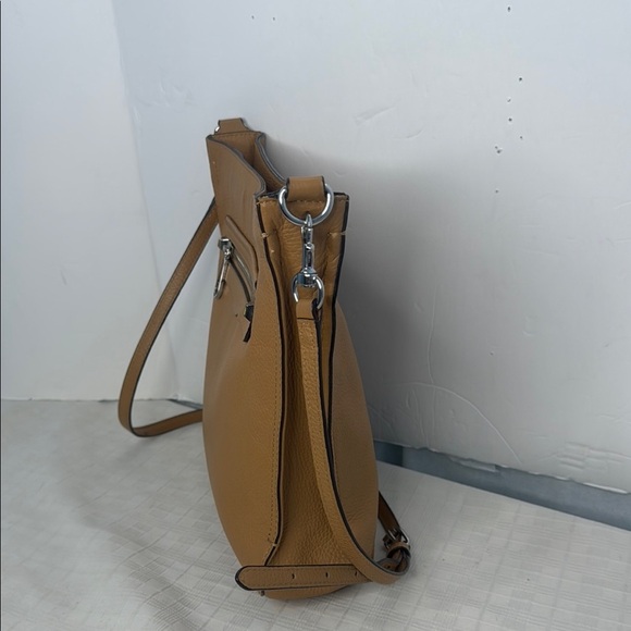 Rebecca Minkoff Regan Feed bag in Tan Leather. - Picture 6 of 10
